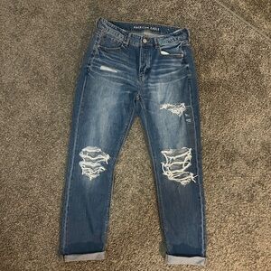 American Eagle blue ripped jeans!